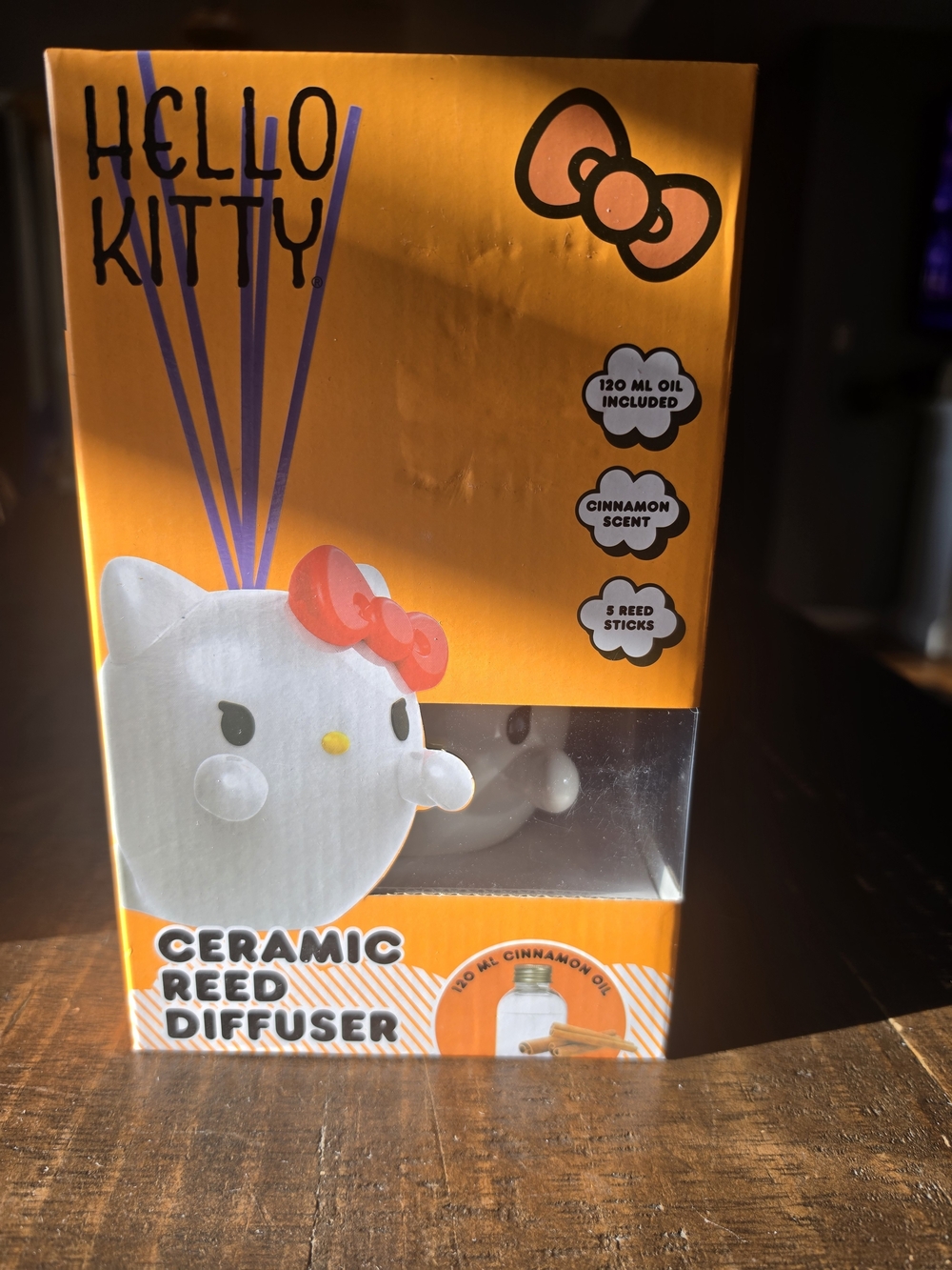 Hello Kitty Ceramic Reed Diffuser - Cinnamon Scent